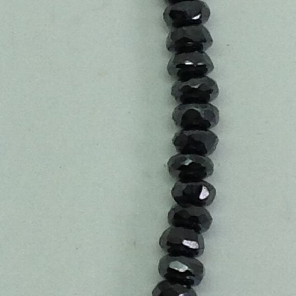 White Freshwater Pearls and Hematite Stretch Bracelet - Picture 3 of 4